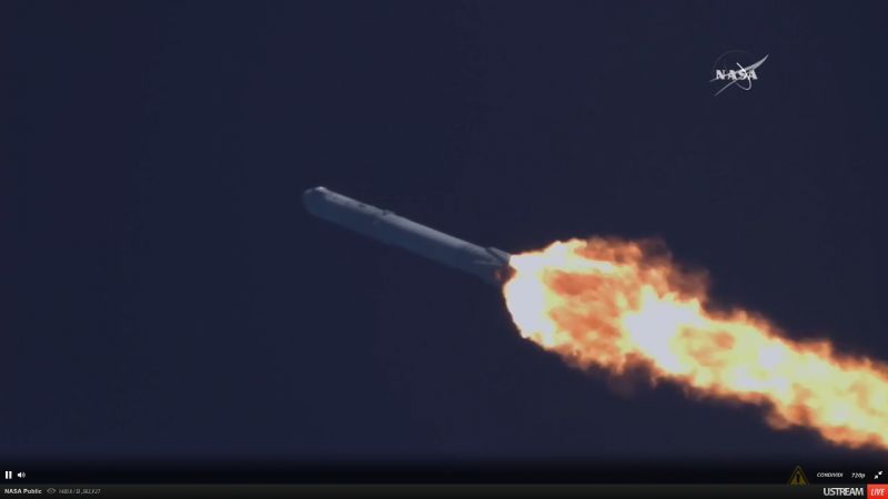 SpaceX CRS-8 2.jpg