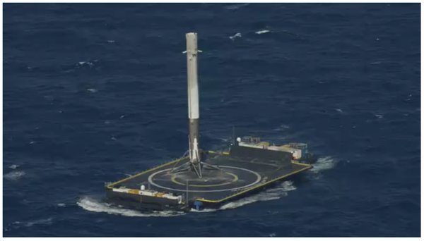 SpaceX CRS-8 first stage landed.jpg