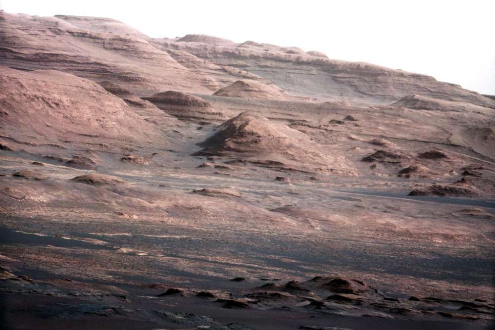 mars-rover-curiosity-gale-crater-layers.jpg